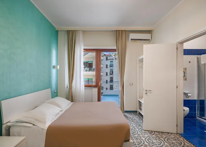 לינה וארוחת בוקר The Reef