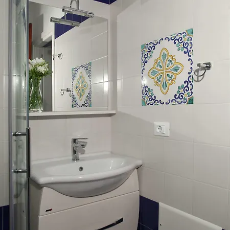 ベッド・アンド・ブレックファスト The Reef 4*