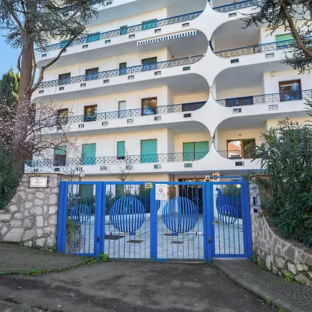 Couette-café The Reef 4*